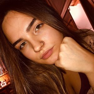 Meet your Posher, Chloe